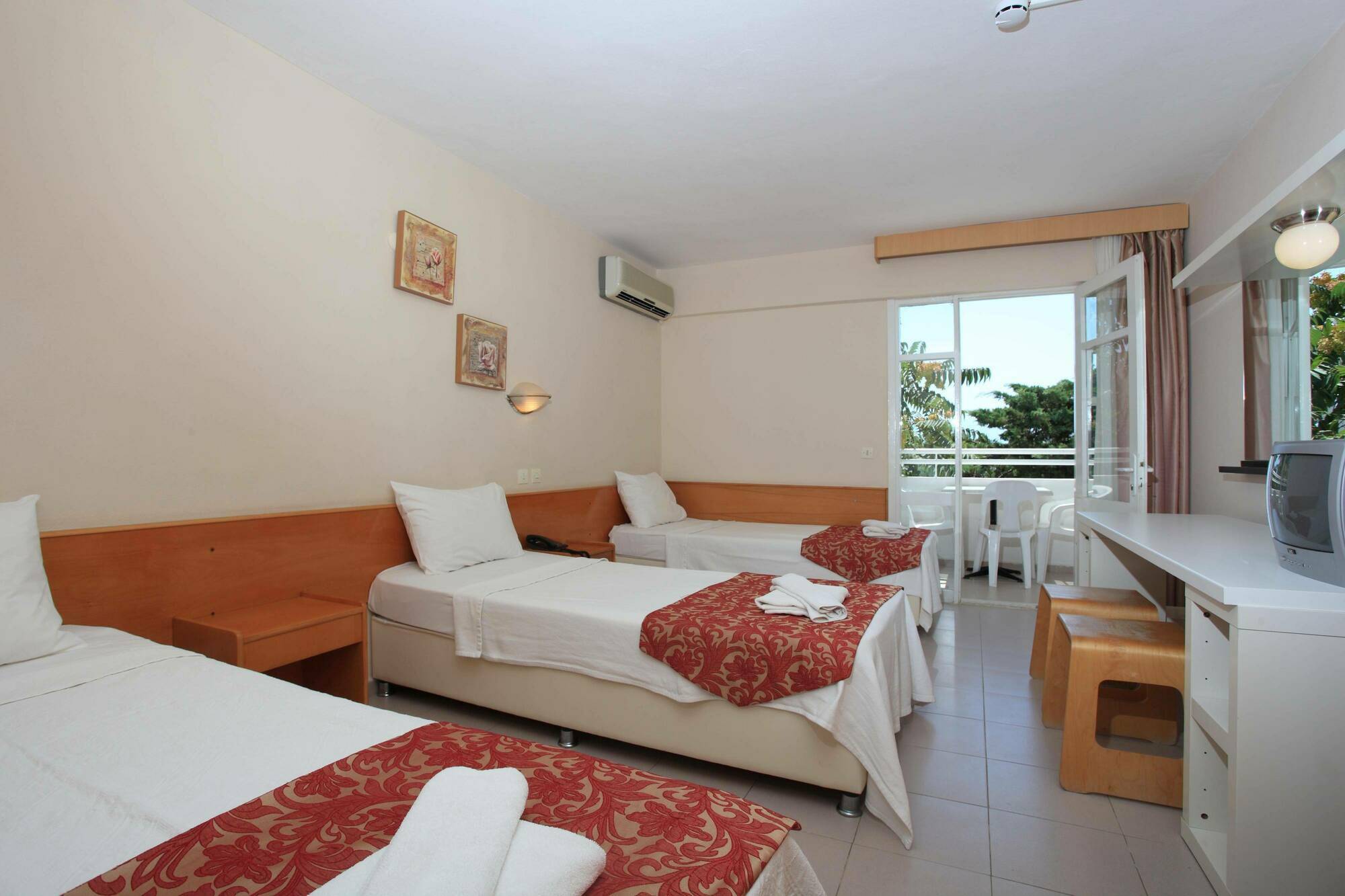 Hotel Golden Gate Kusadası Exterior foto